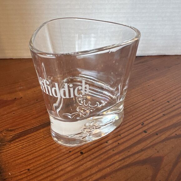 Glenfiddich Etched Embossed Stag Head Triangle Scotch Whiskey Glass - Picture 7 of 9